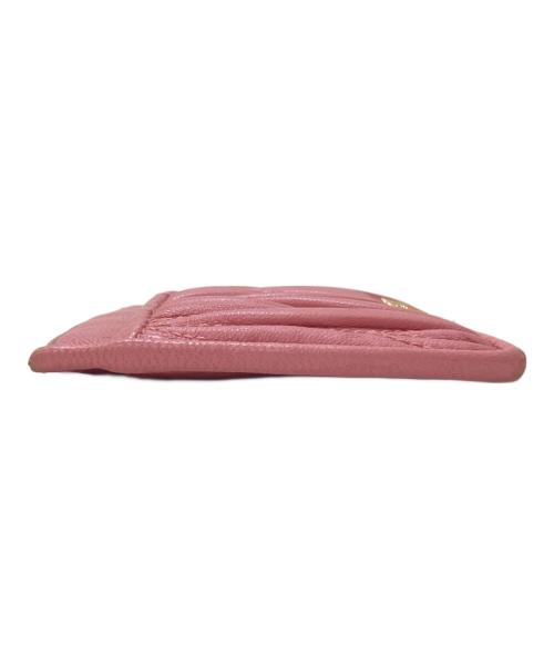 MIU MIU（ミュウミュウ）MIU MIU (ミュウミュウ) マトラッセ レザーカードケース ピンクの古着・服飾アイテム