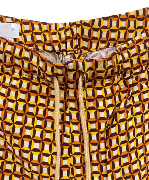 DRIES VAN NOTEN（ドリスヴァンノッテン）DRIES VAN NOTEN (ドリスヴァンノッテン) 総柄ショーツ オレンジ サイズ:44の古着・服飾アイテム