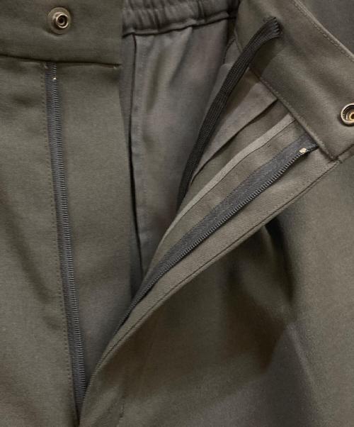 GOLDWIN（ゴールドウイン）GOLDWIN (ゴールドウイン) Dry Stretch Twill Tuck Pants グレー サイズ:4の古着・服飾アイテム