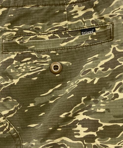 stussy（ステューシー）stussy (ステューシー) カモフラハーフカーゴパンツ カーキ サイズ:34の古着・服飾アイテム