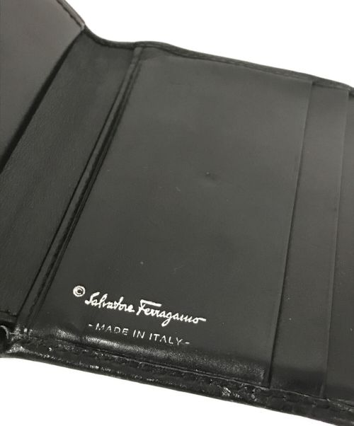 Salvatore Ferragamo（サルヴァトーレ フェラガモ）Salvatore Ferragamo (サルヴァトーレ フェラガモ) 3つ折り財布の古着・服飾アイテム