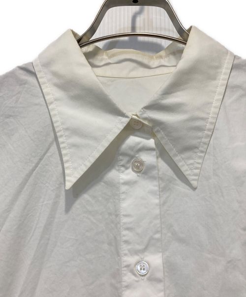 MM6 Maison Margiela（エムエムシックスメゾンマルジェラ）MM6 Maison Margiela (エムエムシックス メゾンマルジェラ) ショート丈シャツ ホワイト サイズ:40の古着・服飾アイテム