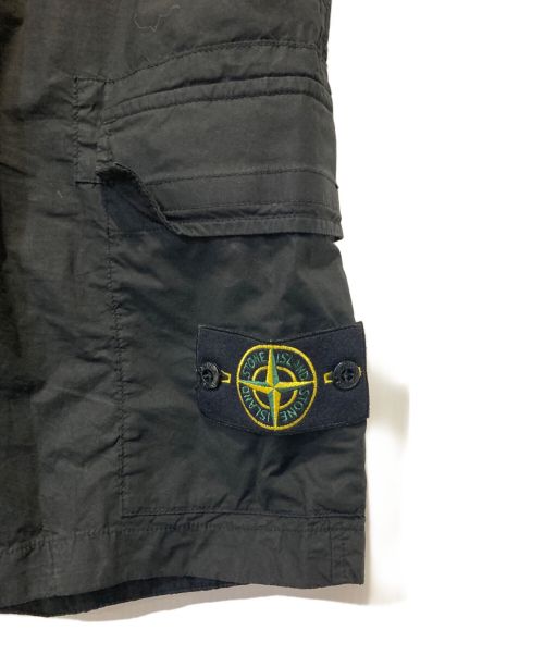 STONE ISLAND（ストーンアイランド）STONE ISLAND (ストーンアイランド) PARACADUTE CARGO SHORTS ブラック サイズ:30の古着・服飾アイテム