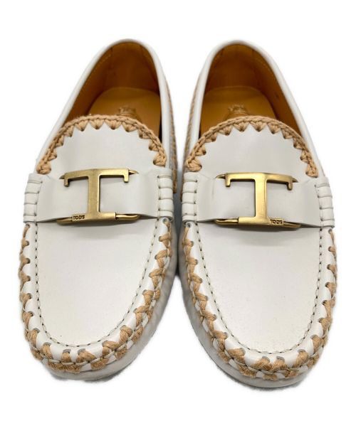 TOD'S（トッズ）TOD'S (トッズ) Tタイムレス ゴンミーニ ドライビングシューズ ホワイト サイズ:36 1/2の古着・服飾アイテム