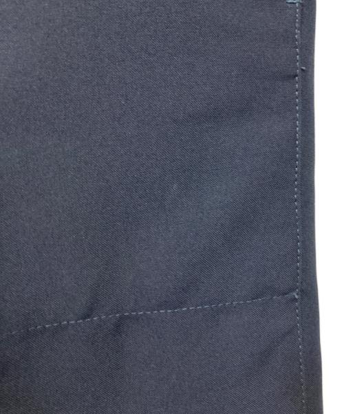 OAMC（オーエーエムシー）OAMC (オーエーエムシー) CROPPED JOGGERS グレー サイズ:XSの古着・服飾アイテム