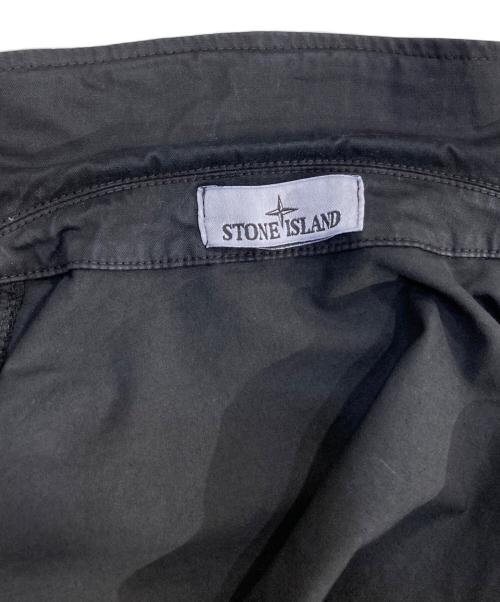 STONE ISLAND（ストーンアイランド）STONE ISLAND (ストーンアイランド) フロントポケット ロゴワッペン ジップアップシャツ ブラック サイズ:Ｌの古着・服飾アイテム
