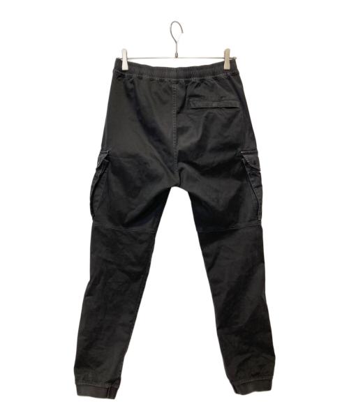 STONE ISLAND（ストーンアイランド）STONE ISLAND (ストーンアイランド) ガーメントダイコットンストレッチシャーリングテーパードカーゴパンツ ブラック サイズ:30の古着・服飾アイテム