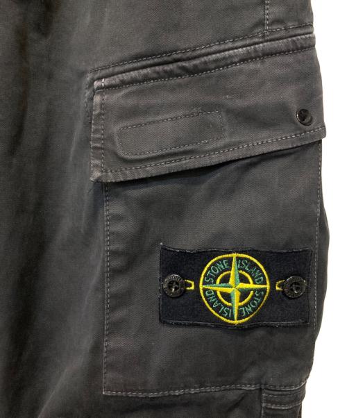STONE ISLAND（ストーンアイランド）STONE ISLAND (ストーンアイランド) ガーメントダイコットンストレッチシャーリングテーパードカーゴパンツ ブラック サイズ:30の古着・服飾アイテム