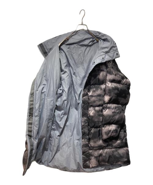 WHITE MOUNTAINEERING（ホワイトマウンテ二アニング）WHITE MOUNTAINEERING (ホワイトマウンテ二アニング) CLOUD CAMO PRINTED REVERSIBLE DAWN COAT ブラックの古着・服飾アイテム