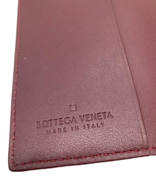 BOTTEGA VENETA（ボッテガベネタ）BOTTEGA VENETA (ボッテガベネタ) パスポートケース レッドの古着・服飾アイテム