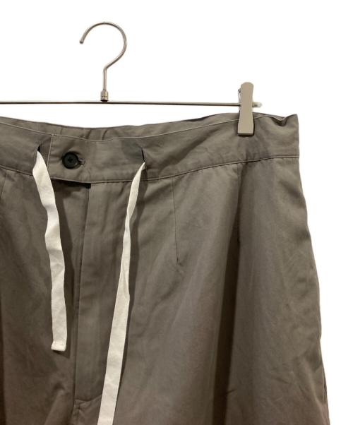 BRACKETS（ー）BRACKETS (ー) ワイドカーゴパンツ ベージュ サイズ:Freeの古着・服飾アイテム