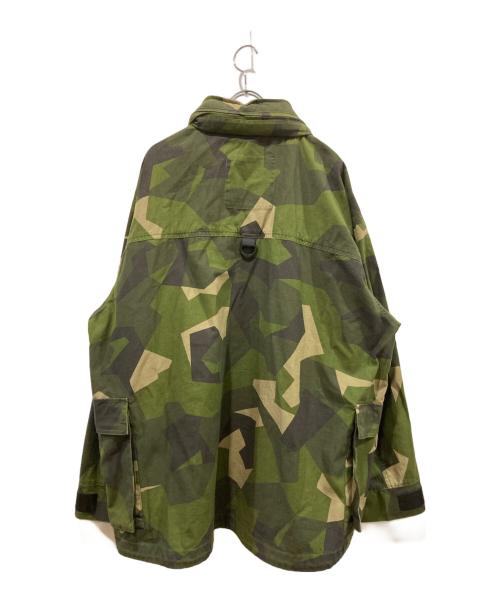 WILD THINGS（ワイルドシングス）WILD THINGS (ワイルドシングス) WHITE MOUNTAINEERING (ホワイトマウンテ二アニング) SWEDEN CAMO CARGO SHORT JACKET オリーブ サイズ:XLの古着・服飾アイテム