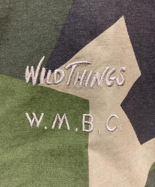 WILD THINGS（ワイルドシングス）WILD THINGS (ワイルドシングス) WHITE MOUNTAINEERING (ホワイトマウンテ二アニング) SWEDEN CAMO CARGO SHORT JACKET オリーブ サイズ:XLの古着・服飾アイテム