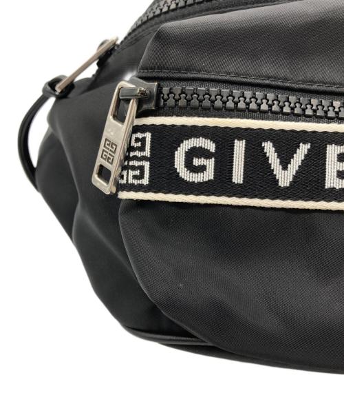 GIVENCHY（ジバンシィ）GIVENCHY (ジバンシィ) ナイロンロゴボディバッグ ブラックの古着・服飾アイテム