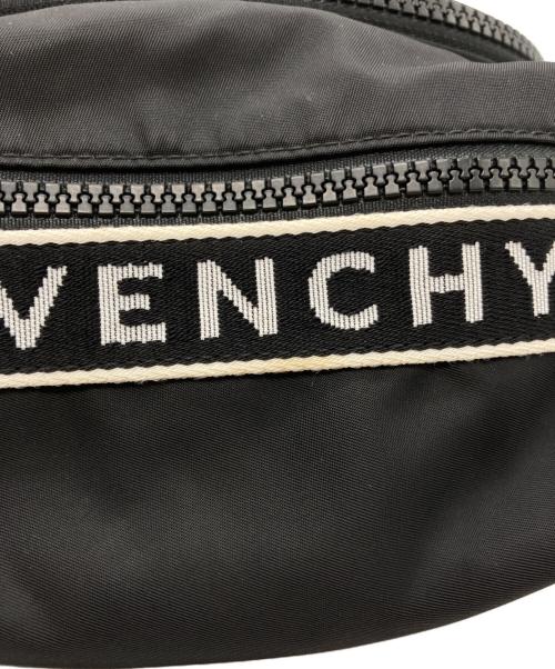 GIVENCHY（ジバンシィ）GIVENCHY (ジバンシィ) ナイロンロゴボディバッグ ブラックの古着・服飾アイテム