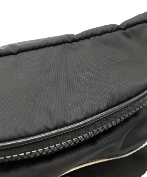 GIVENCHY（ジバンシィ）GIVENCHY (ジバンシィ) ナイロンロゴボディバッグ ブラックの古着・服飾アイテム