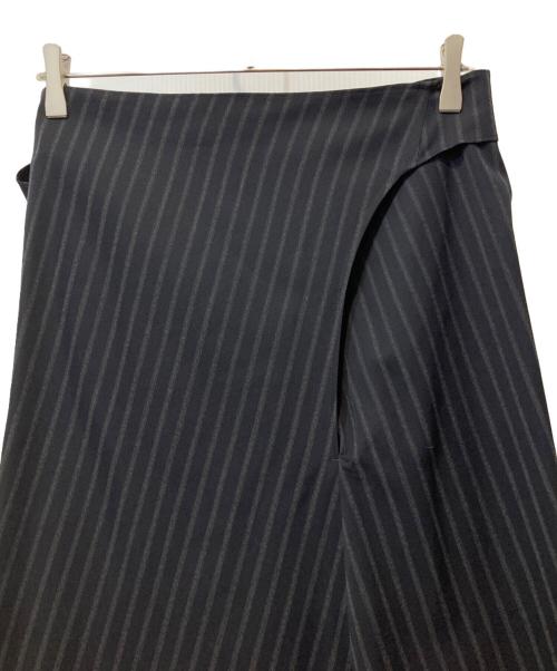 BACCA（バッカ）BACCA (バッカ) ストライプウールギャバジンラップスカート ブラック サイズ:36の古着・服飾アイテム