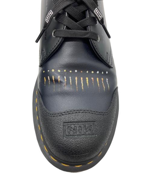 Dr.Martens（ドクターマーチン）Dr.Martens (ドクターマーチン) NINE INCH NAILS 3ホールシューズ ブラック サイズ:uk8の古着・服飾アイテム