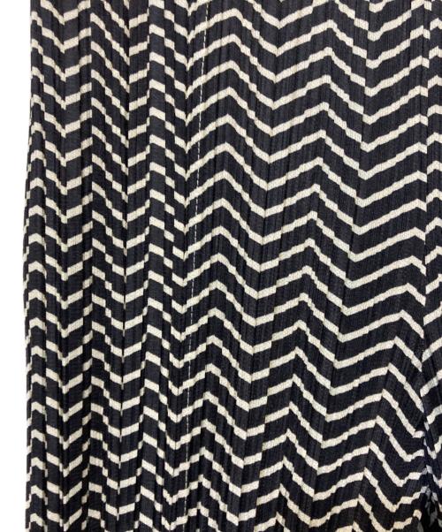 PLEATS PLEASE（プリーツプリーズ）PLEATS PLEASE (プリーツプリーズ) プリーツパンツ ブラック×ホワイト サイズ:1の古着・服飾アイテム