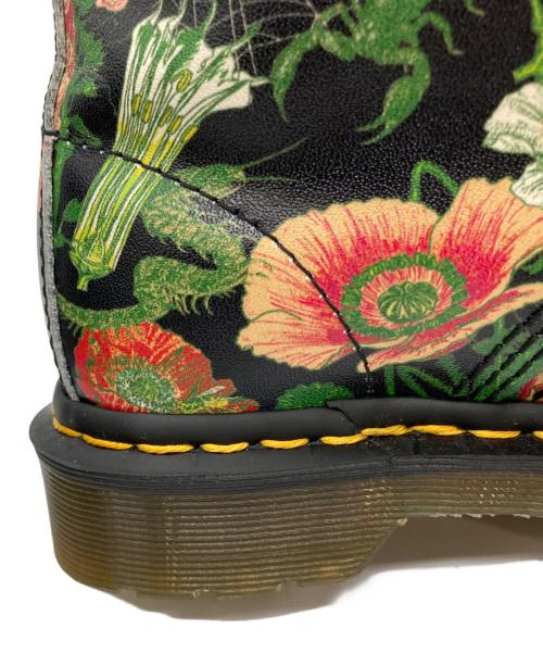 Dr.Martens（ドクターマーチン）Dr.Martens (ドクターマーチン) フラワー柄8ホールブーツ ブラック サイズ:UK4の古着・服飾アイテム