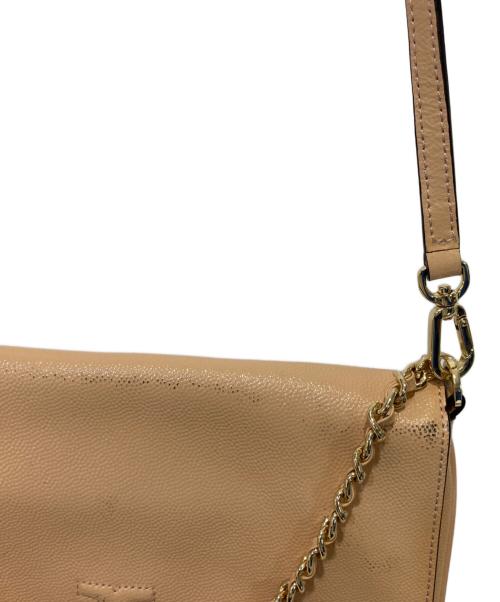 TORY BURCH（トリーバーチ）TORY BURCH (トリーバーチ) エナメルショルダーバッグ ベージュの古着・服飾アイテム