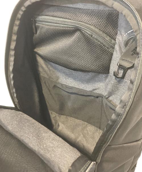 THE NORTH FACE（ザ ノース フェイス）THE NORTH FACE (ザ ノース フェイス) バックパック/ROAMER SLIM DAY ブラックの古着・服飾アイテム
