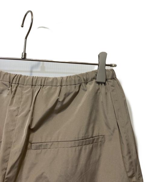 ebure（エブール）EBURE (エブール) ナチュラルドライタフタカーゴライクパンツ ベージュ サイズ:36の古着・服飾アイテム