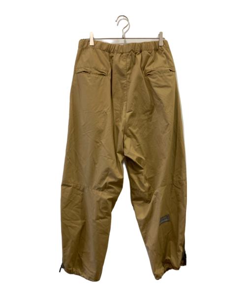 POLIQUANT（ポリクアント）Poliquant (ポリクアント) THE CHANGING LENGTH/HEM WIDE ZIP UP TUCKED PANTS ベージュ サイズ:1-2の古着・服飾アイテム
