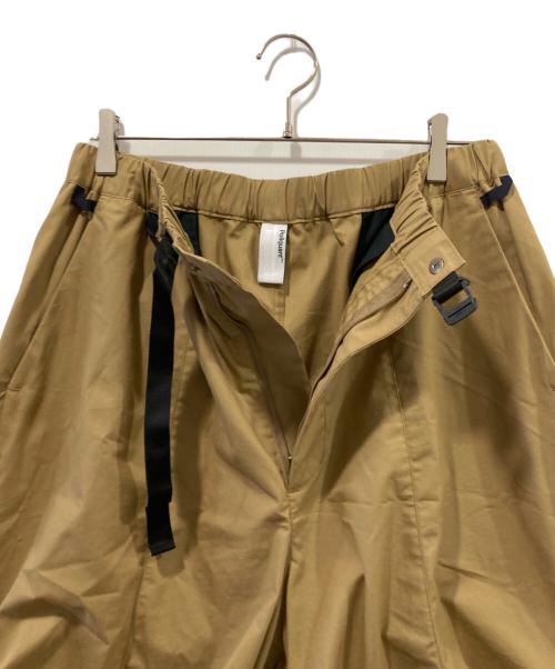 POLIQUANT（ポリクアント）Poliquant (ポリクアント) THE CHANGING LENGTH/HEM WIDE ZIP UP TUCKED PANTS ベージュ サイズ:1-2の古着・服飾アイテム