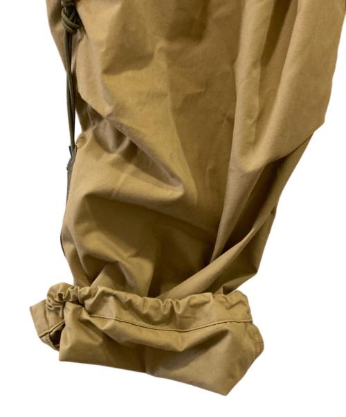 POLIQUANT（ポリクアント）Poliquant (ポリクアント) THE CHANGING LENGTH/HEM WIDE ZIP UP TUCKED PANTS ベージュ サイズ:1-2の古着・服飾アイテム