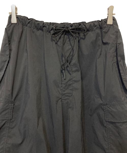 MARKA（マーカ）MARKA (マーカ) RECYCLE NYLON RIP STOP COCOON WIDE EASY PANTS ブラック サイズ:2の古着・服飾アイテム
