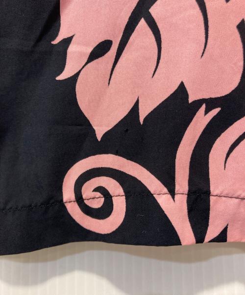 Sun Surf（サンサーフ）Sun Surf (サンサーフ) オープンカラーシャツ ブラック×ピンク サイズ:Sの古着・服飾アイテム