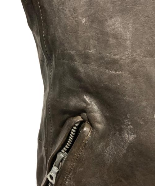 ISAMU KATAYAMA BACKLASH（イサムカタヤマ・バックラッシュ）ISAMU KATAYAMA BACKLASH (イサムカタヤマ・バックラッシュ) ベルギーショルダー製品染め襟付きレザージャケット ブラウン サイズ:2の古着・服飾アイテム