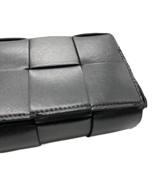 BOTTEGA VENETA（ボッテガベネタ）BOTTEGA VENETA (ボッテガベネタ) カセットショルダーバッグ ブラックの古着・服飾アイテム