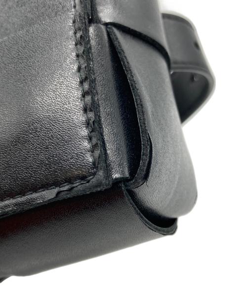 BOTTEGA VENETA（ボッテガベネタ）BOTTEGA VENETA (ボッテガベネタ) カセットショルダーバッグ ブラックの古着・服飾アイテム