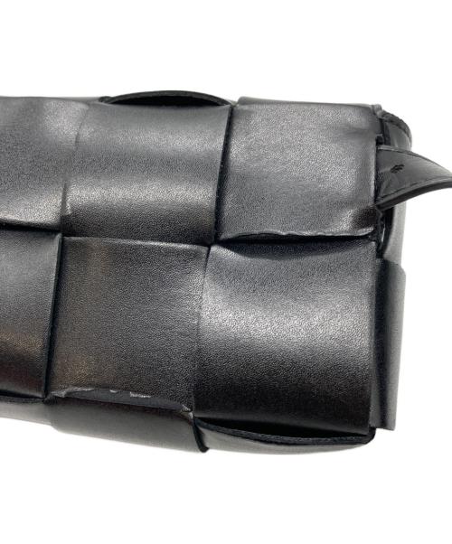 BOTTEGA VENETA（ボッテガベネタ）BOTTEGA VENETA (ボッテガベネタ) カセットショルダーバッグ ブラックの古着・服飾アイテム
