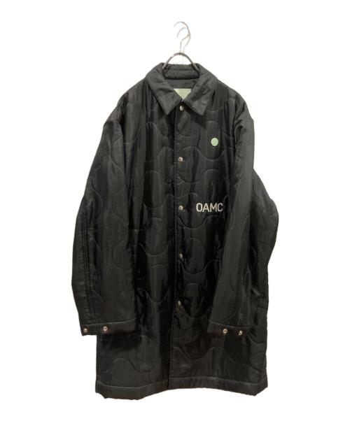 OAMC（オーエーエムシー）OAMC (オーエーエムシー) Ron Herman (ロンハーマン) Quilted coat with logo embroidered buttons ブラック サイズ:Mの古着・服飾アイテム