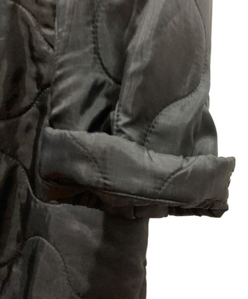 OAMC（オーエーエムシー）OAMC (オーエーエムシー) Ron Herman (ロンハーマン) Quilted coat with logo embroidered buttons ブラック サイズ:Mの古着・服飾アイテム