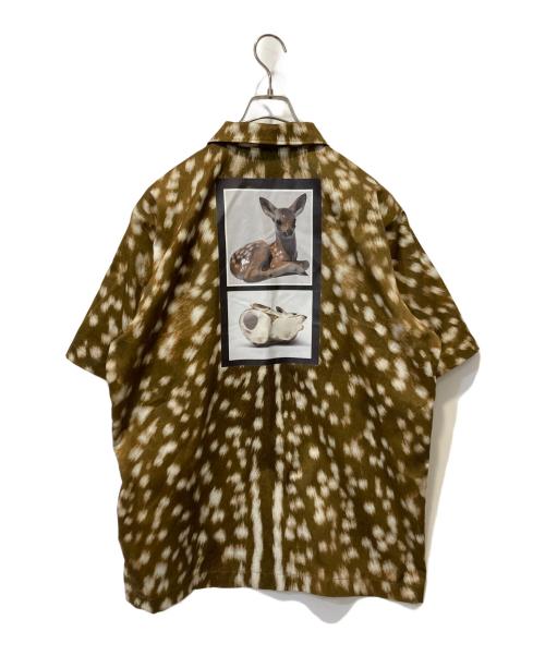BURBERRY（バーバリー）BURBERRY (バーバリー) バンビプリントハーフジップ半袖シャツ ブラウン サイズ:Ｍの古着・服飾アイテム