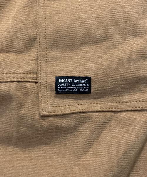 VACANT Archive（ベイカントアーカイブ）VACANT Archive (ベイカントアーカイブ) カーゴパンツ ベージュ サイズ:Ｌの古着・服飾アイテム