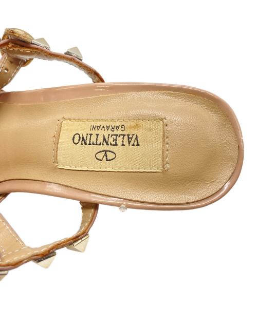 VALENTINO（ヴァレンティノ）VALENTINO (ヴァレンティノ) スタッズパンプス ベージュ サイズ:36の古着・服飾アイテム