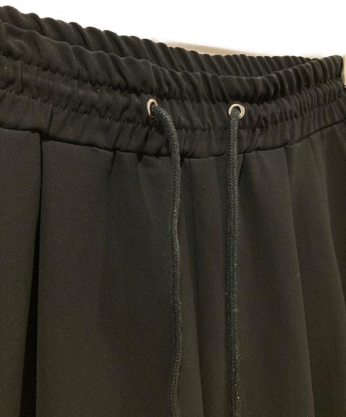 juha（ユハ）juha (ユハ) FRONT SLIT TAPERED PANTS ブラック サイズ:1の古着・服飾アイテム