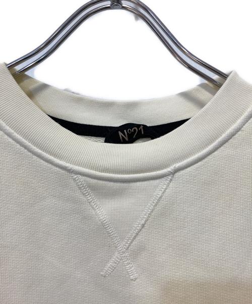 N°21（ヌメロヴェントゥーノ）N°21 (ヌメロヴェントゥーロ) S/Sロゴスウェット アイボリー サイズ:Sの古着・服飾アイテム