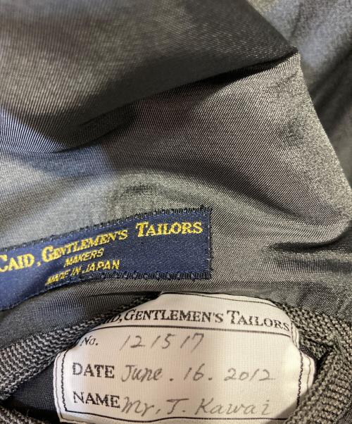 caid gentlemans tailors（テーラーケイド）caid gentlemans tailors (テーラーケイド) ３Pセットアップスーツ グレー サイズ:表記不明の古着・服飾アイテム