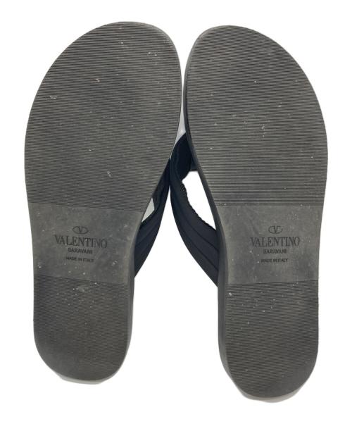 VALENTINO（ヴァレンティノ）VALENTINO (ヴァレンティノ) スタッズビーチサンダル ブラック サイズ:41の古着・服飾アイテム