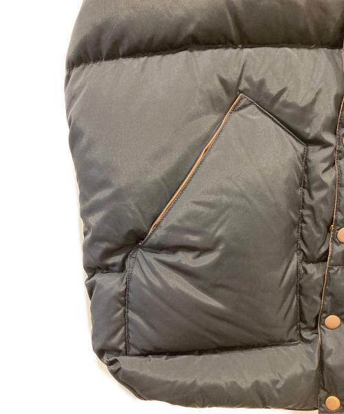 Rocky Mountain FeatherBed（ロッキーマウンテンフェザーベッド）Rocky Mountain FeatherBed (ロッキーマウンテンフェザーベッド) ダウンベスト ブラック サイズ:42の古着・服飾アイテム
