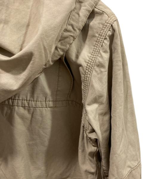 CarHartt（カーハート）CarHartt (カーハート) フーデッドジャケット ベージュ サイズ:Sの古着・服飾アイテム