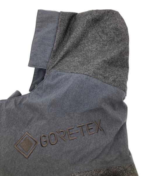 WHITE MOUNTAINEERING（ホワイトマウンテ二アニング）WHITE MOUNTAINEERING (ホワイトマウンテ二アニング) GORE-TEX TWILLED PRINALOFT MOUNTAIN PARK グレー サイズ:1の古着・服飾アイテム