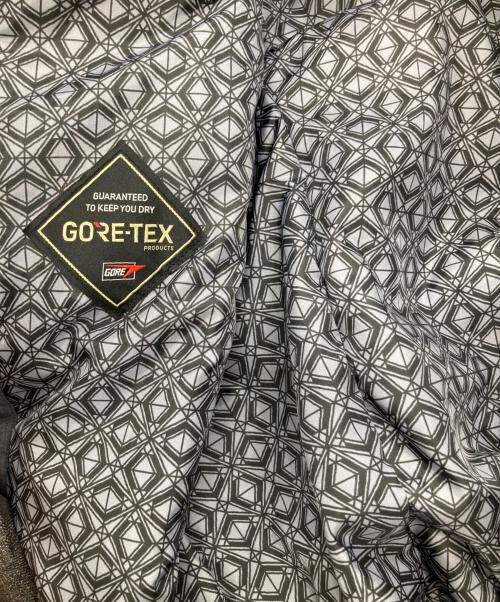 WHITE MOUNTAINEERING（ホワイトマウンテ二アニング）WHITE MOUNTAINEERING (ホワイトマウンテ二アニング) GORE-TEX TWILLED PRINALOFT MOUNTAIN PARK グレー サイズ:1の古着・服飾アイテム