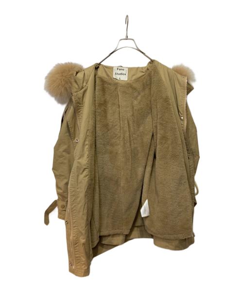 Fano Studios（ファノ ストゥディオズ）Fano Studios (ファノ ストゥディオズ) Fox fur military middle coat ベージュ サイズ:Ｌの古着・服飾アイテム